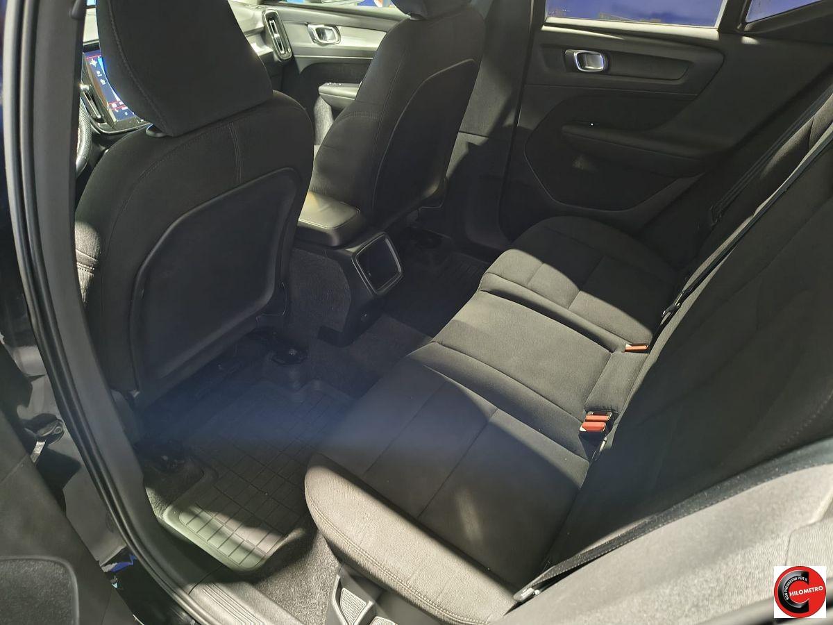 VOLVO - XC40 - D3 AWD Momentum