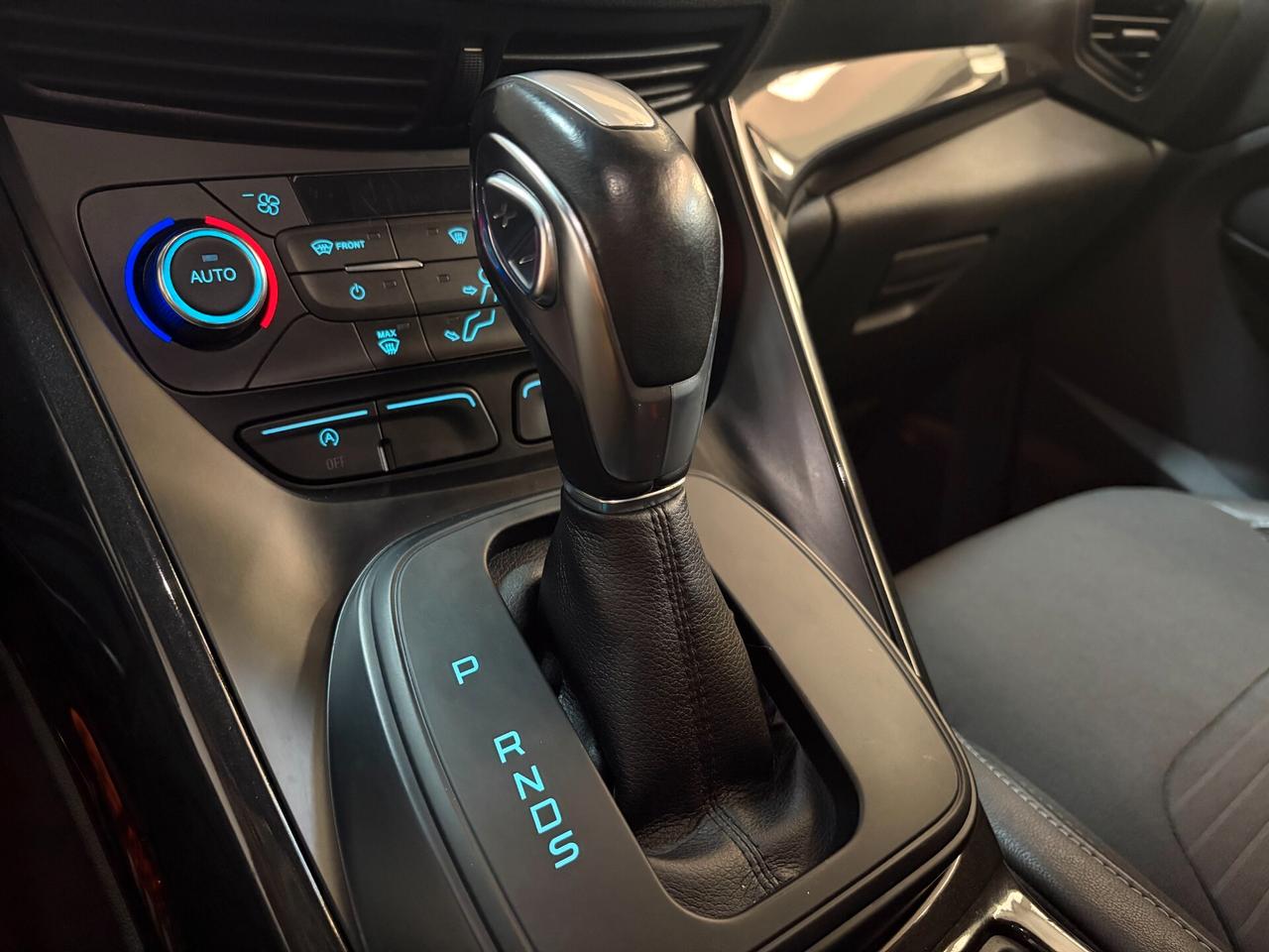 Ford Kuga 1.5 TDCI 120 CV S&S 2WD Powershift Edition