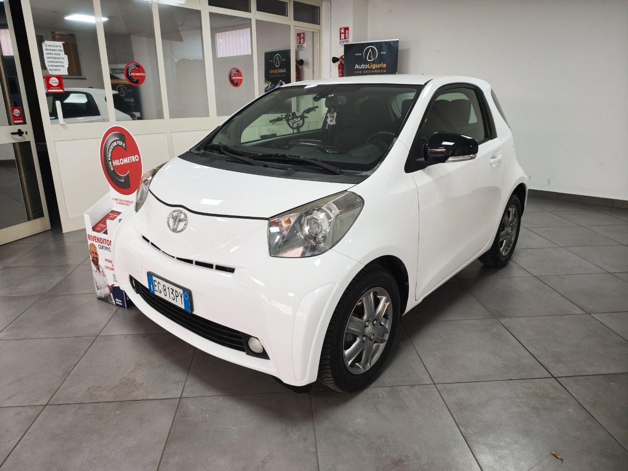 Toyota iQ 1.0 Tobasco cvt