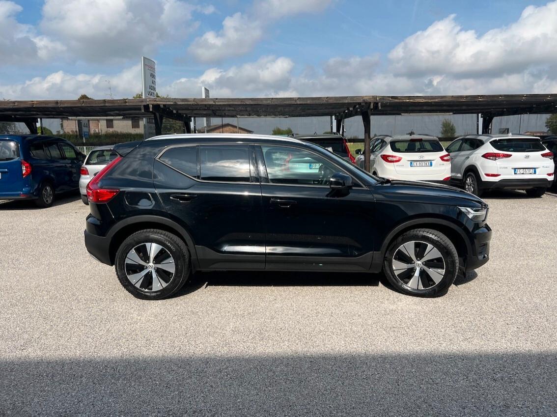 Volvo XC40 1.5 t2 Momentum Pro auto NAVI PELLE FARI LED FULL