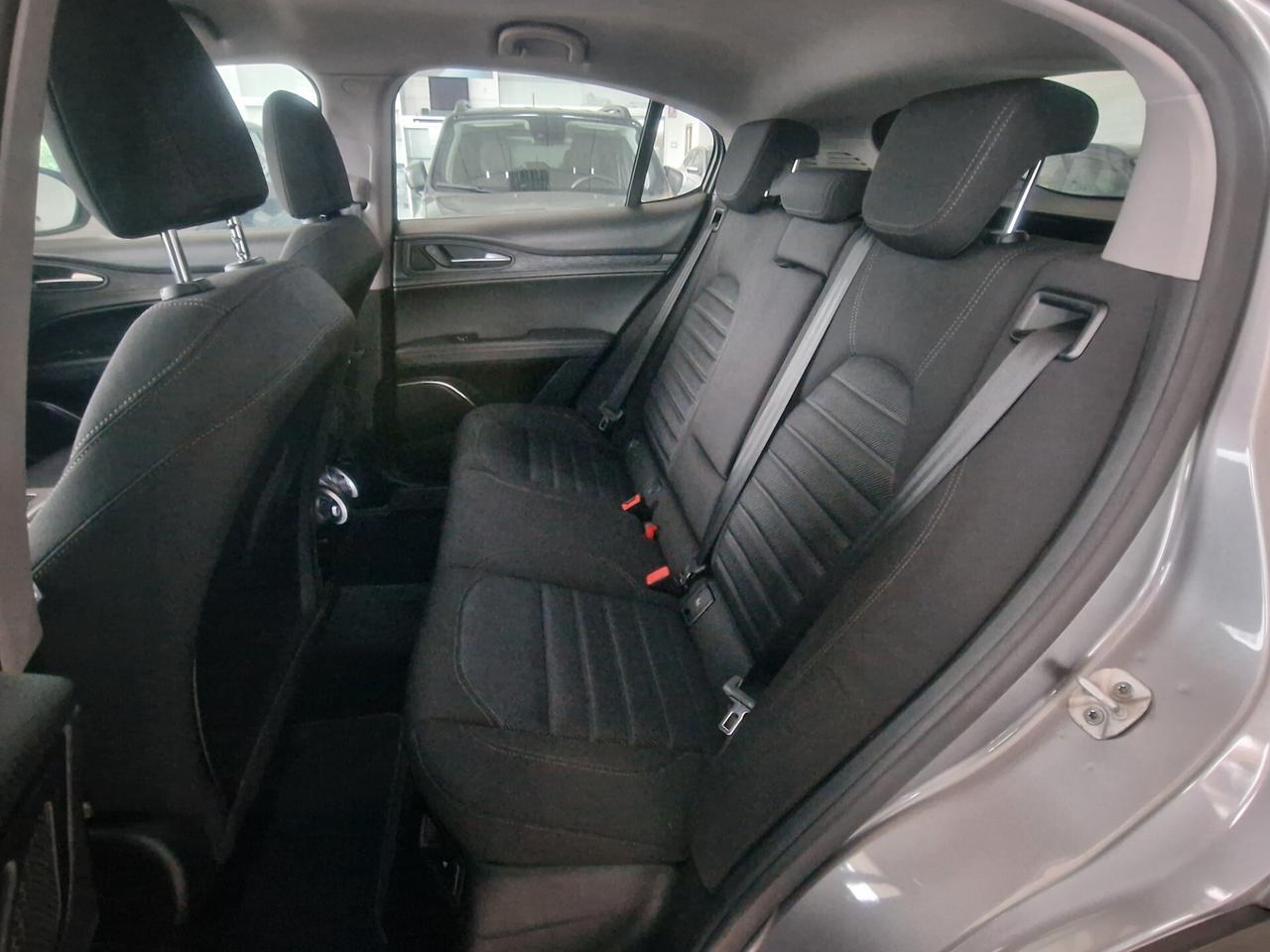 Alfa Romeo Stelvio 2021