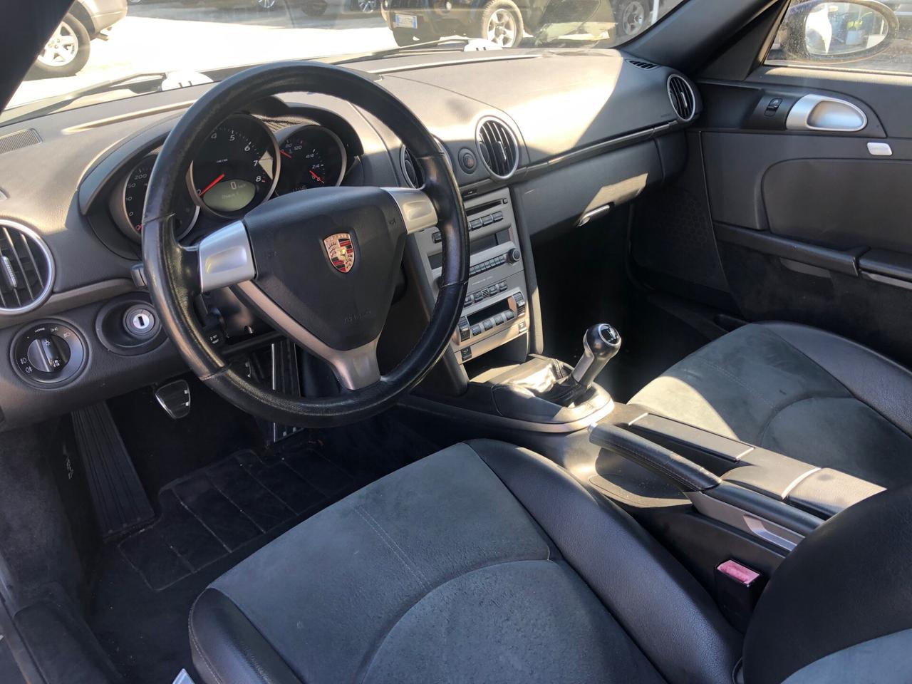 Porsche Cayman 2.7