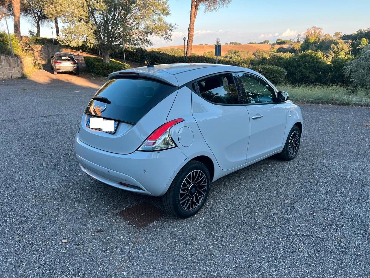 Lancia Ypsilon 1.2 69 CV 5 porte Mya KM 120000!