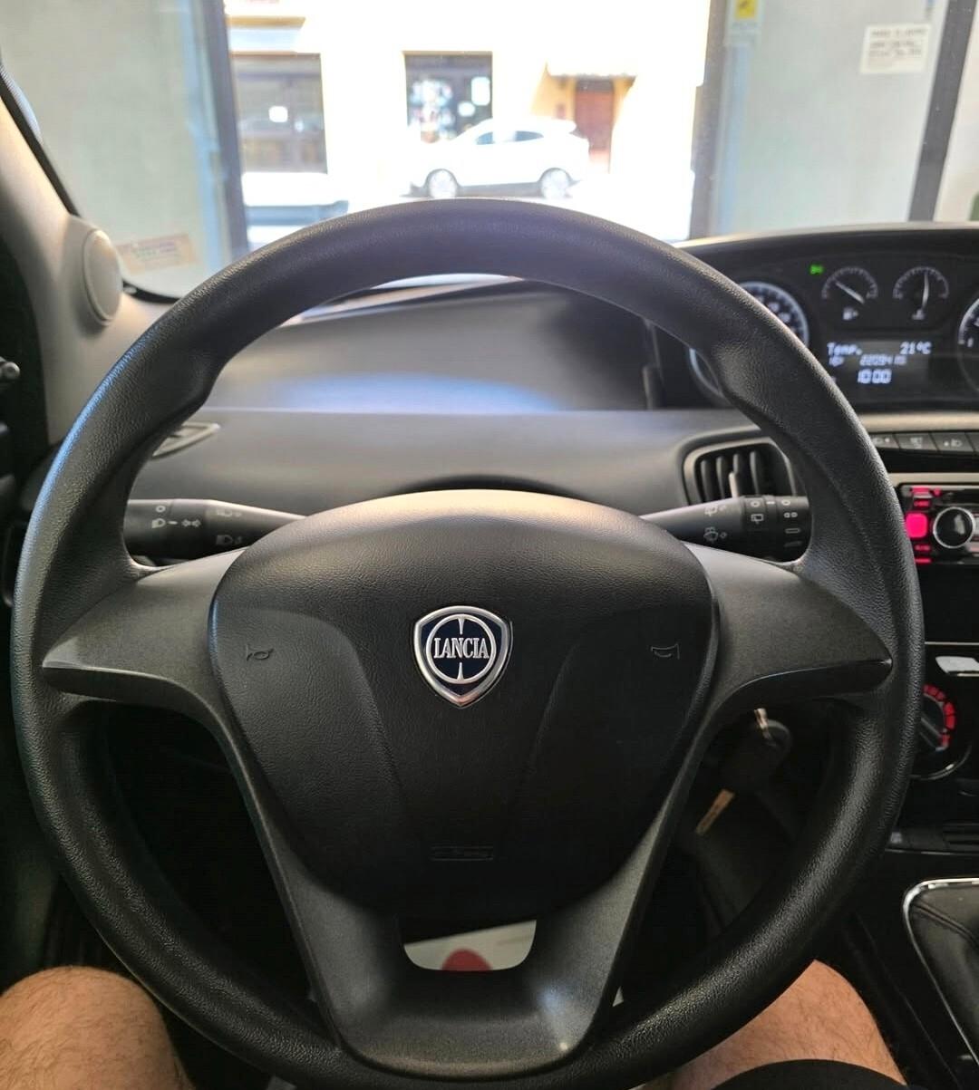 Lancia Ypsilon 1.2 69 CV 5 porte GPL Ecochic Gold