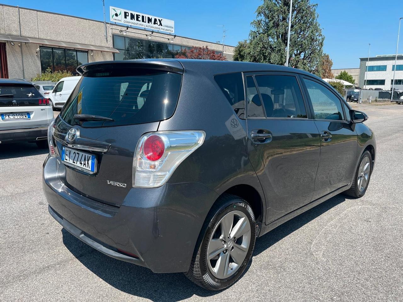 Toyota Verso 1.6 D-4D **7POSTI**