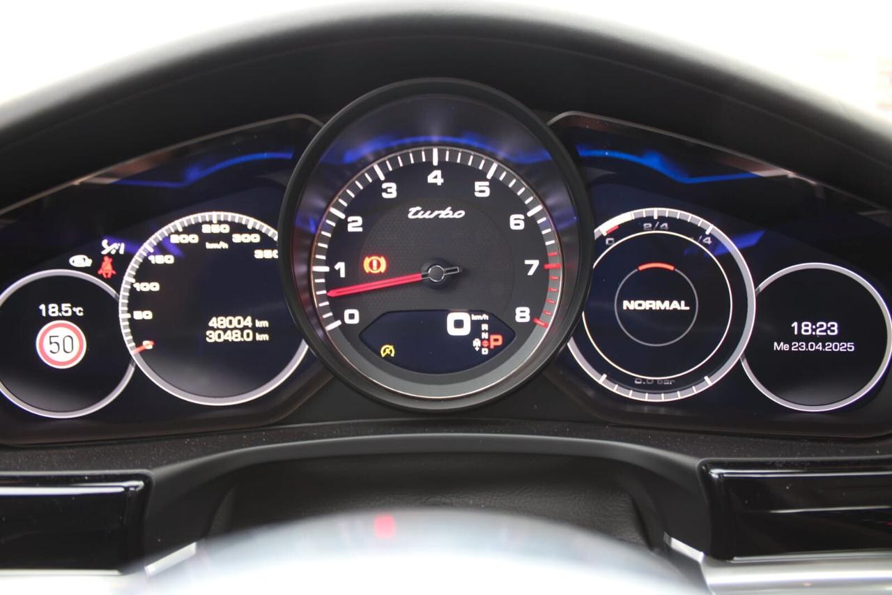 Porsche Panamera 4.0 Turbo
