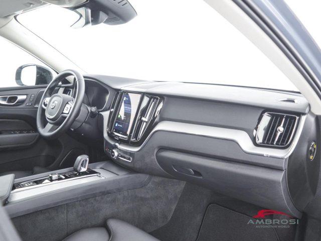 VOLVO XC60 B4 (d) AWD automatico Plus Dark- AUTOCARRO N1