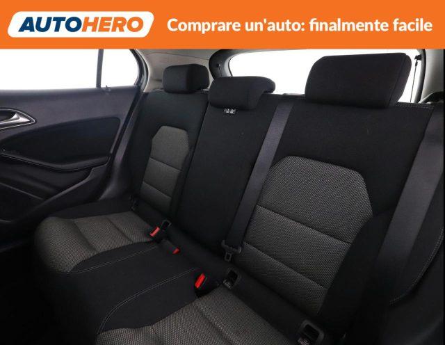 MERCEDES-BENZ GLA 200 d Automatic Business