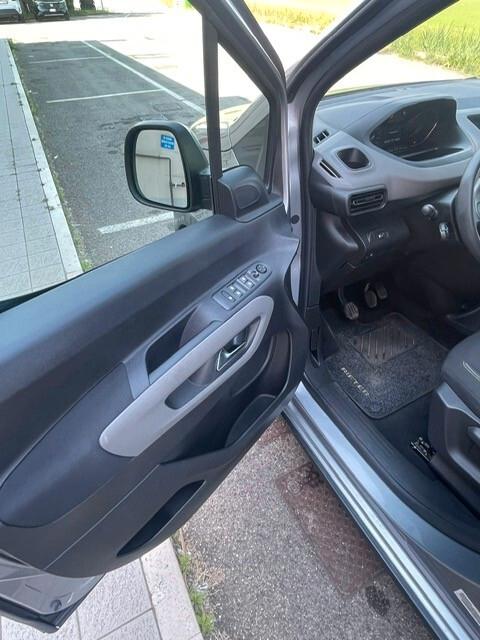 Peugeot Rifter BlueHDi 130 S&S EAT8 Active Standard