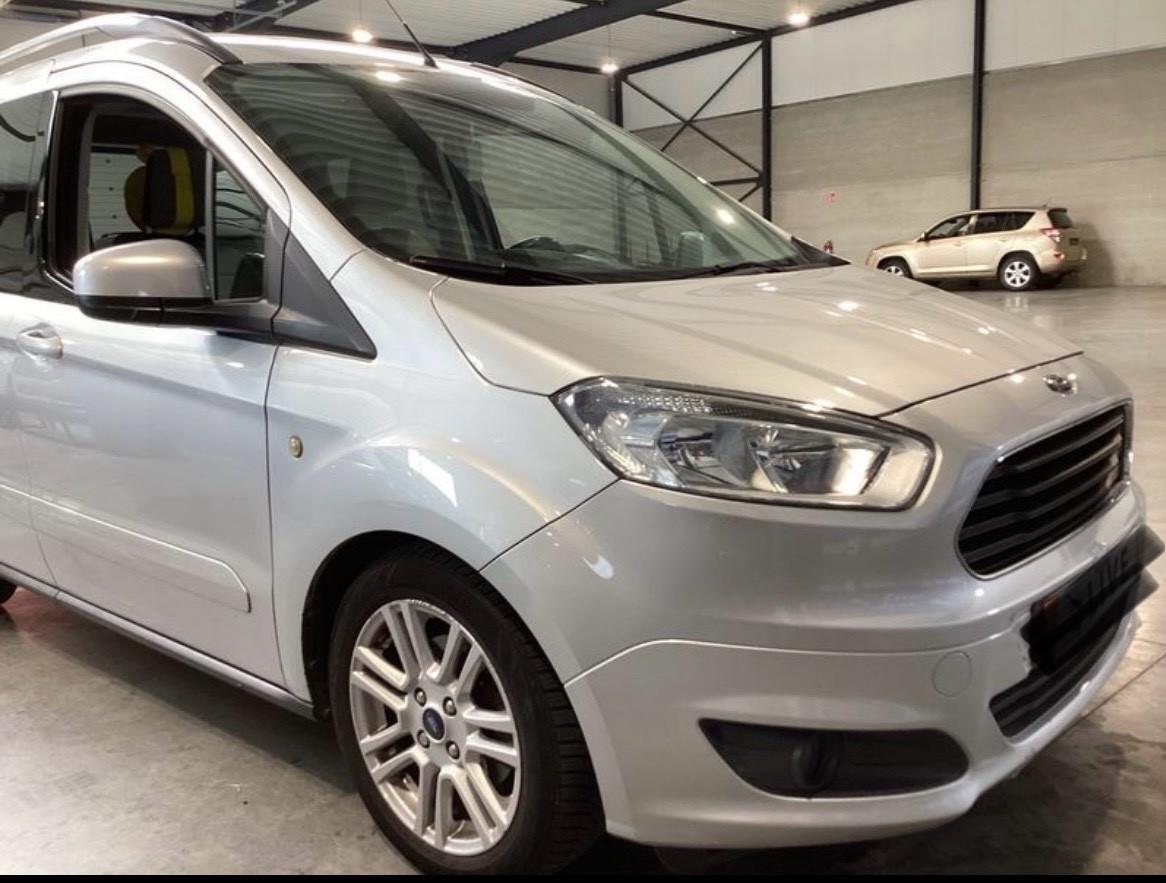 Ford Tourneo Courier 1.5 TDCI 75 CV Titanium