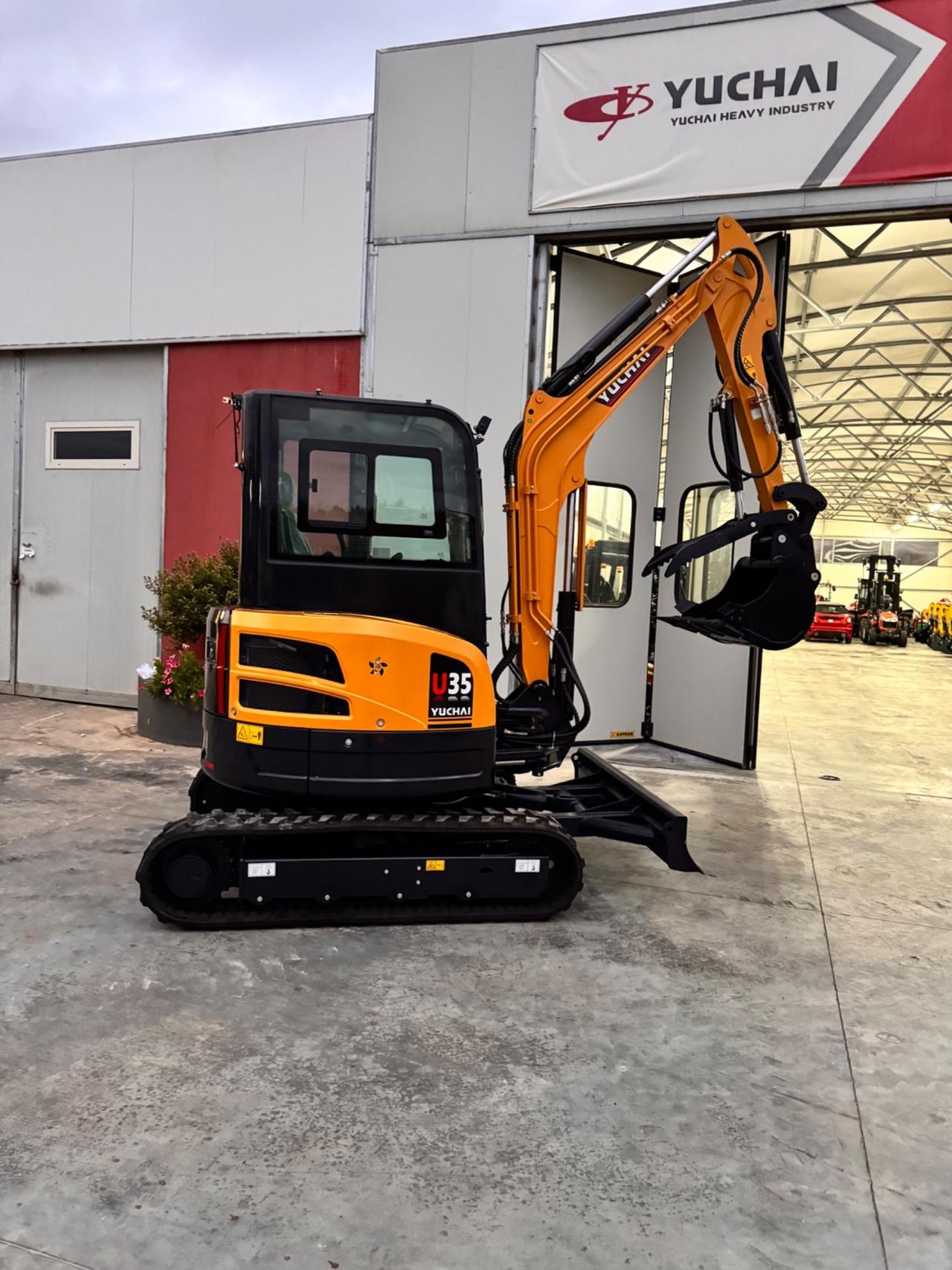 Miniescavatore Yuchai U 35