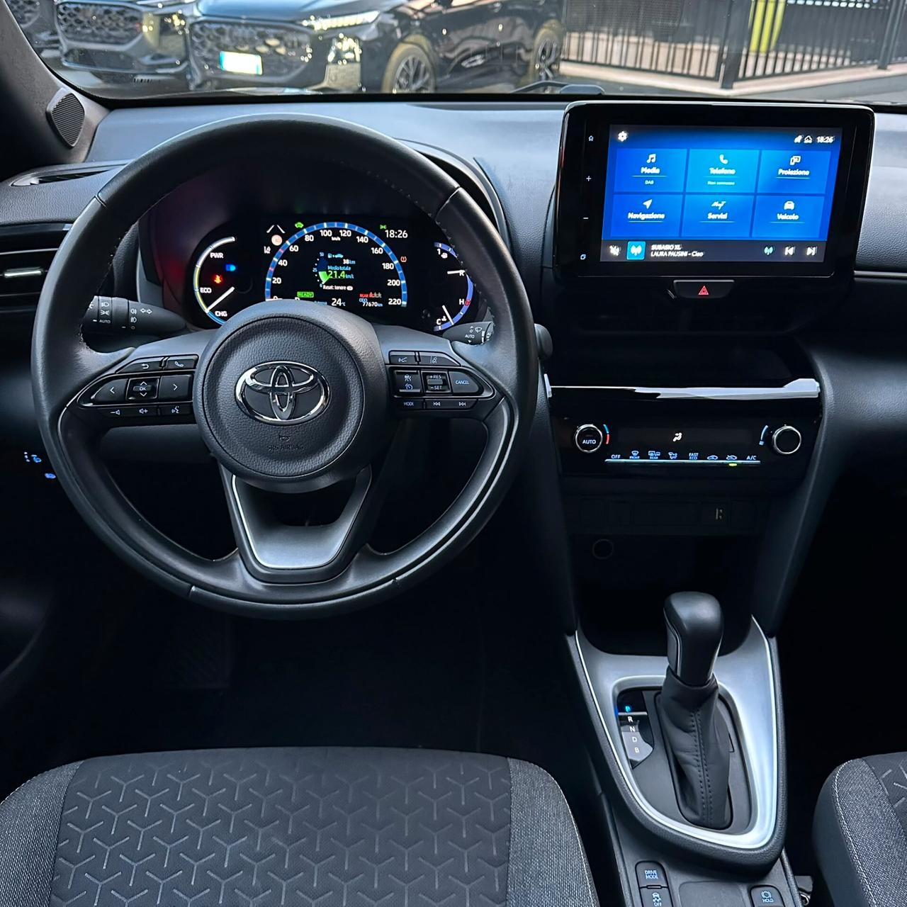 Toyota Yaris Cross 1.5 Hybrid 5p. E-CVT AWD-i Orange Edition