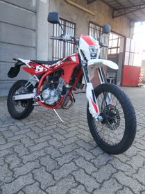 Swm RS 125 R del 2018 compreso trapasso-tagliando-garanzia