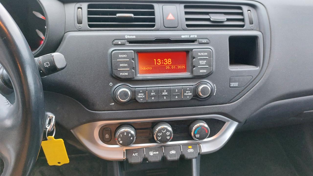 Kia Rio 1.2 CVVT 5p. Cool