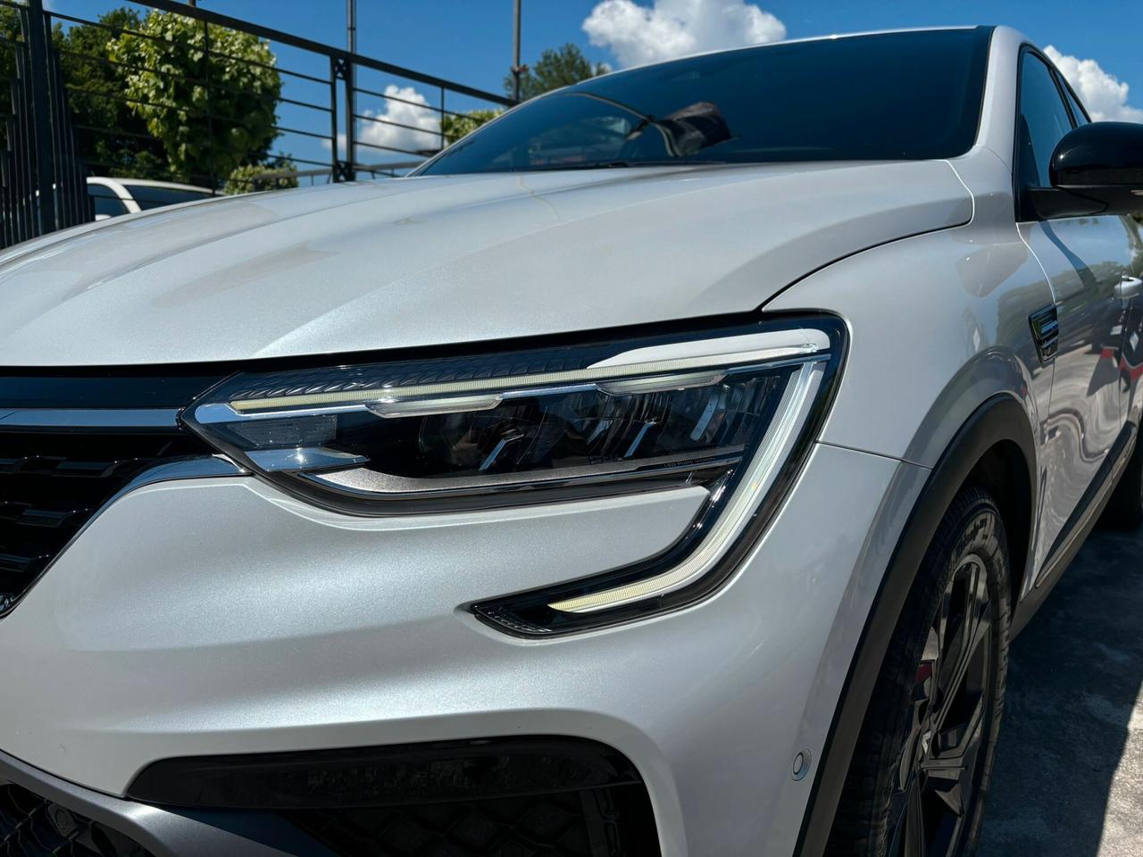Renault Arkana Hybrid E-Tech 145 CV R.S. Line