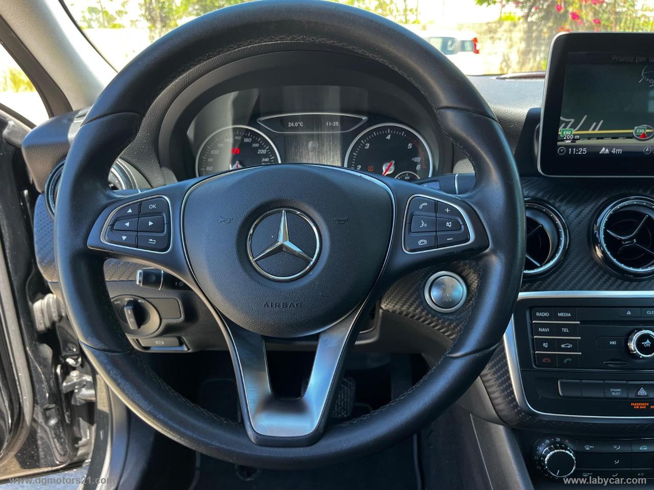 MERCEDES-BENZ GLA 200 d Automatic Sport