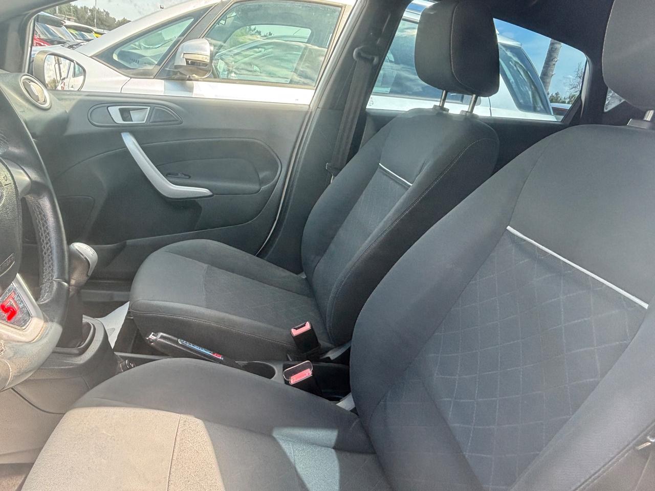 Ford Fiesta Ikon 1.4 TDCi 70CV 5 porte