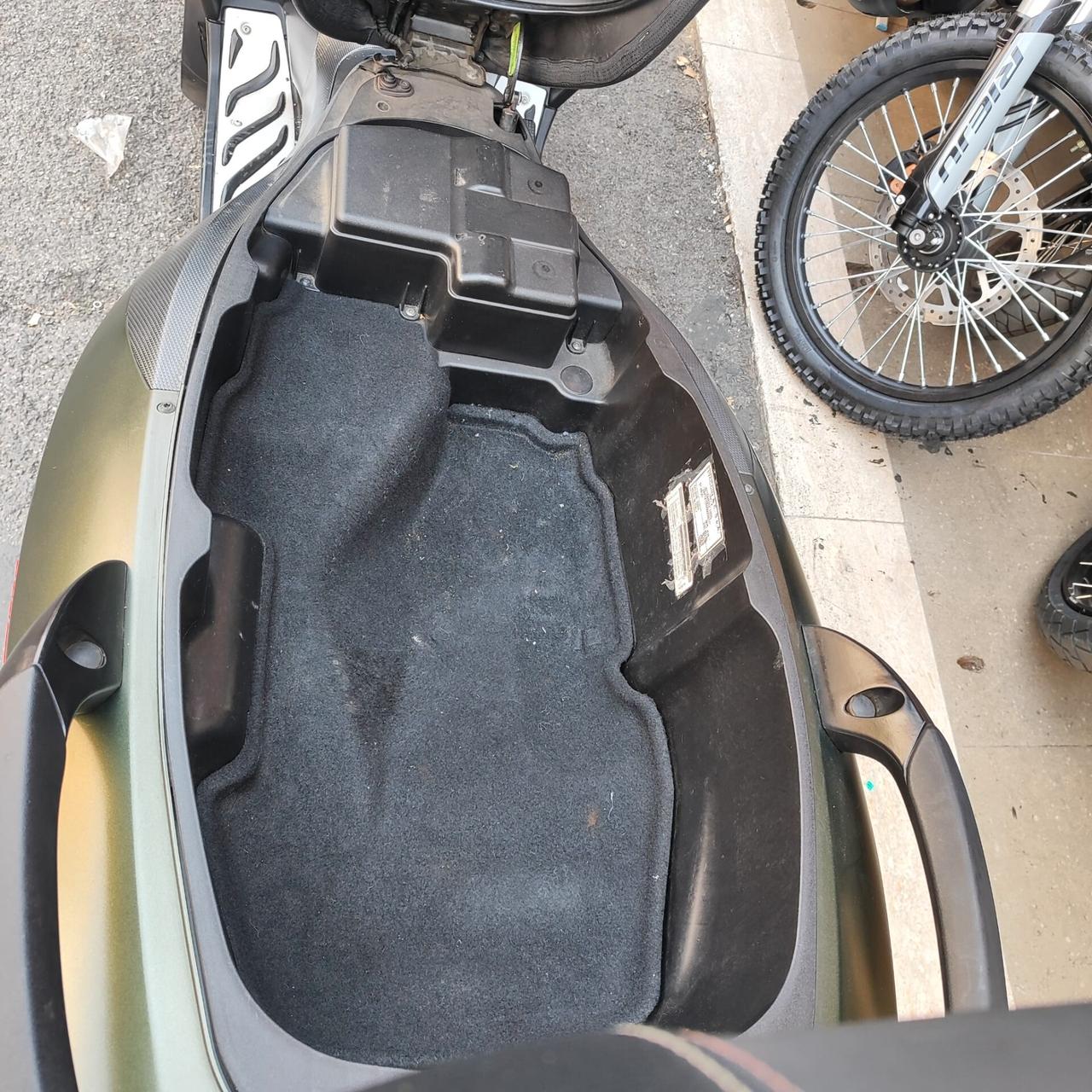 PIAGGIO MP3 500 LT ABS – 29.000 KM – PATENTE B