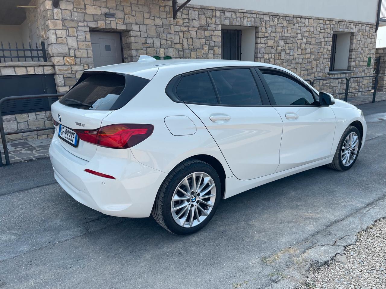 Bmw 116d Business Advantage Automatica OK Neopatentato
