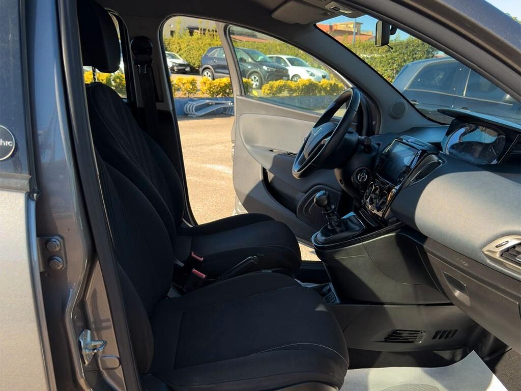 Lancia Ypsilon 1.0 FireFly 5 porte S&S Hybrid Ecochic Gold IN PROMO