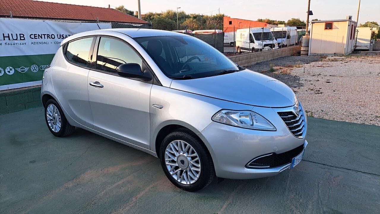 Lancia Ypsilon 1.2 69 CV 5 porte Gold
