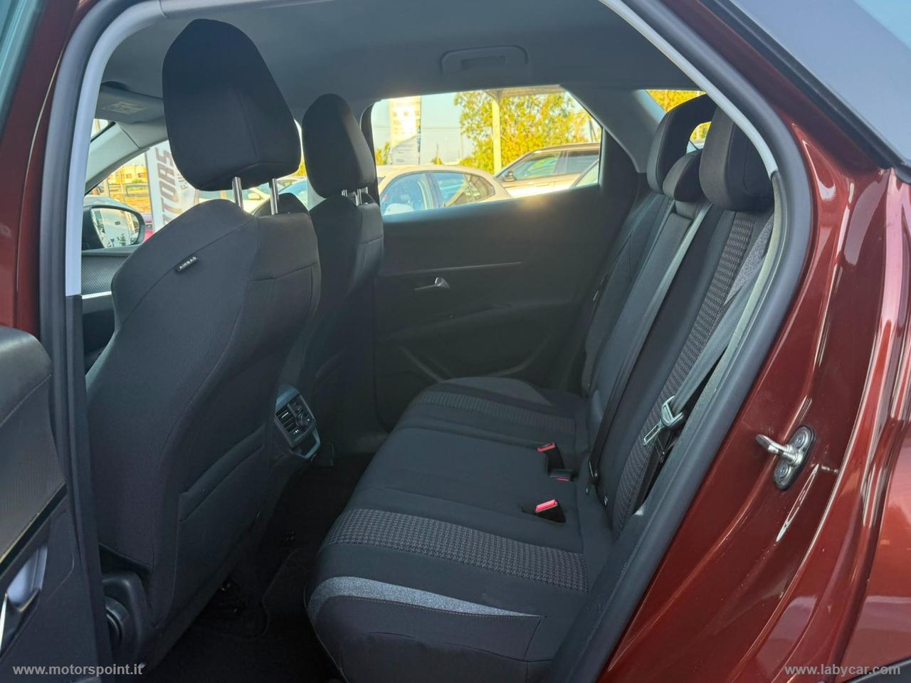 PEUGEOT 3008 BlueHDi 130 S&S Allure