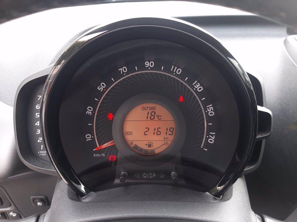 TOYOTA Aygo 5p 1.0 x-play m-mt 72cv del 2021