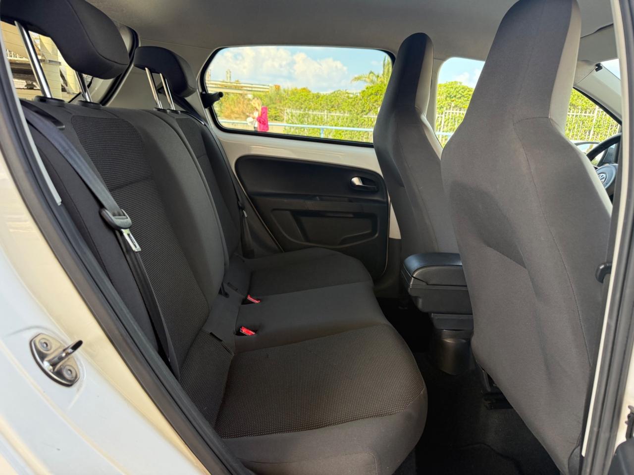 Volkswagen up! AUTOMATICA