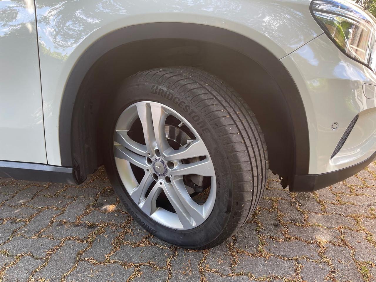 Mercedes-Benz GLA 200 200d