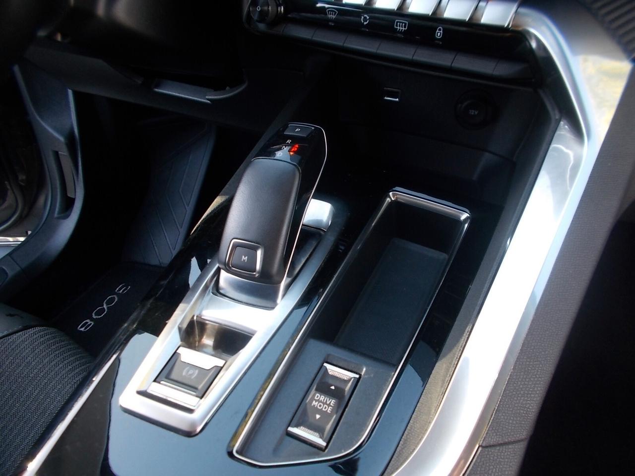 Peugeot 3008 1.5 130cv Eat8 *FULL OPT.-80.000 Km*