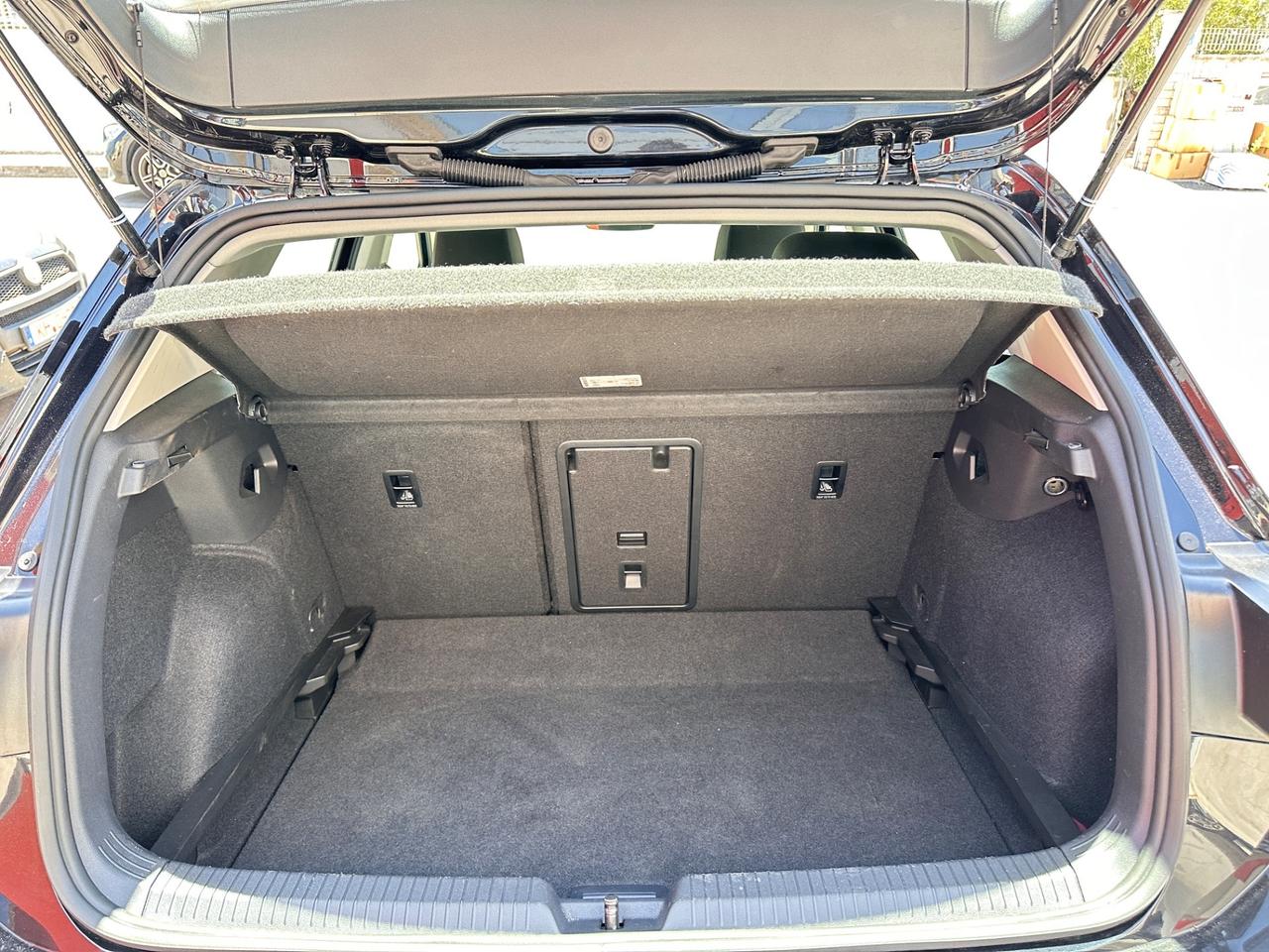 Volkswagen Golf 2.0 TDI 115 CV SCR Life-2022 !!COME NUOVA!!