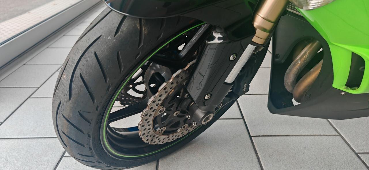 Kawasaki Ninja 600 ZX-6R RACING