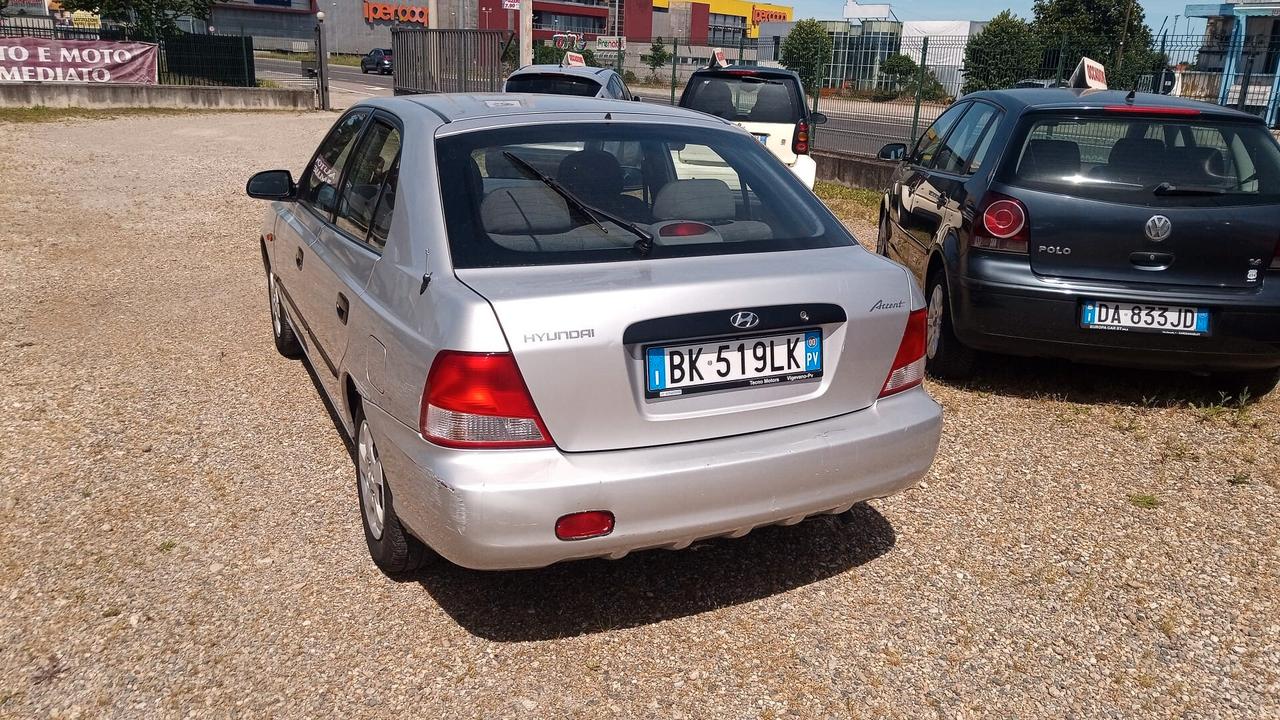 Hyundai Accent 1.3i 12V cat 4 porte GL Air