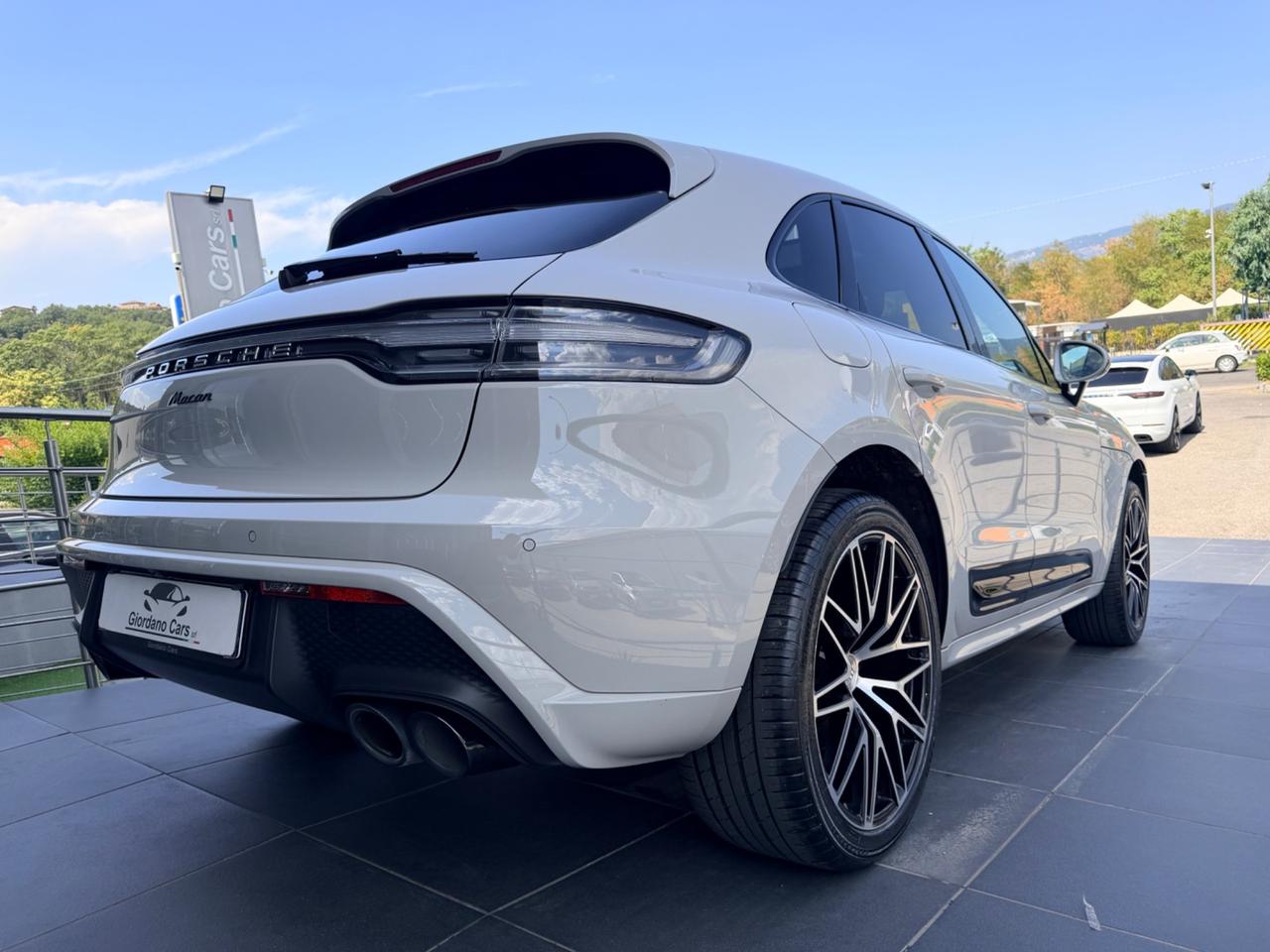 Porsche Macan 2.0 i 265 cv colore gesso tetto uni pro Italia