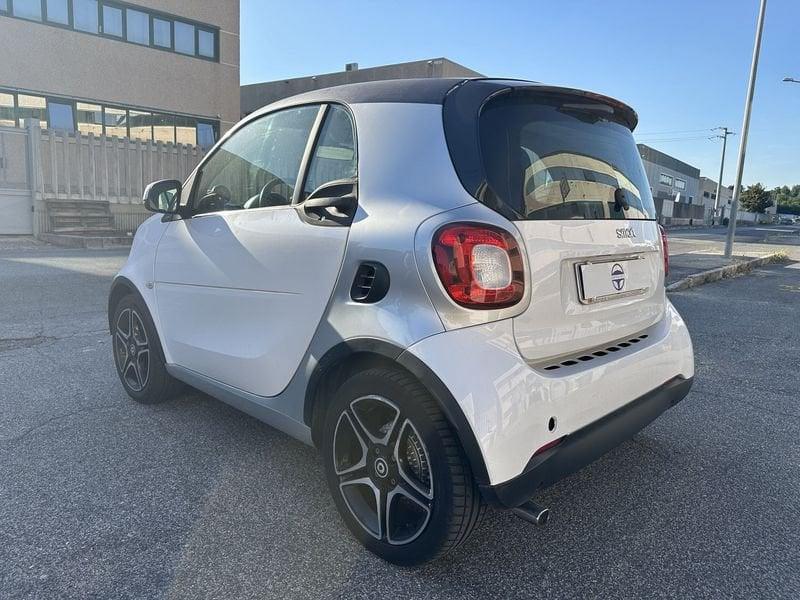 smart fortwo 1.0 52kW passion twinamic 71cv