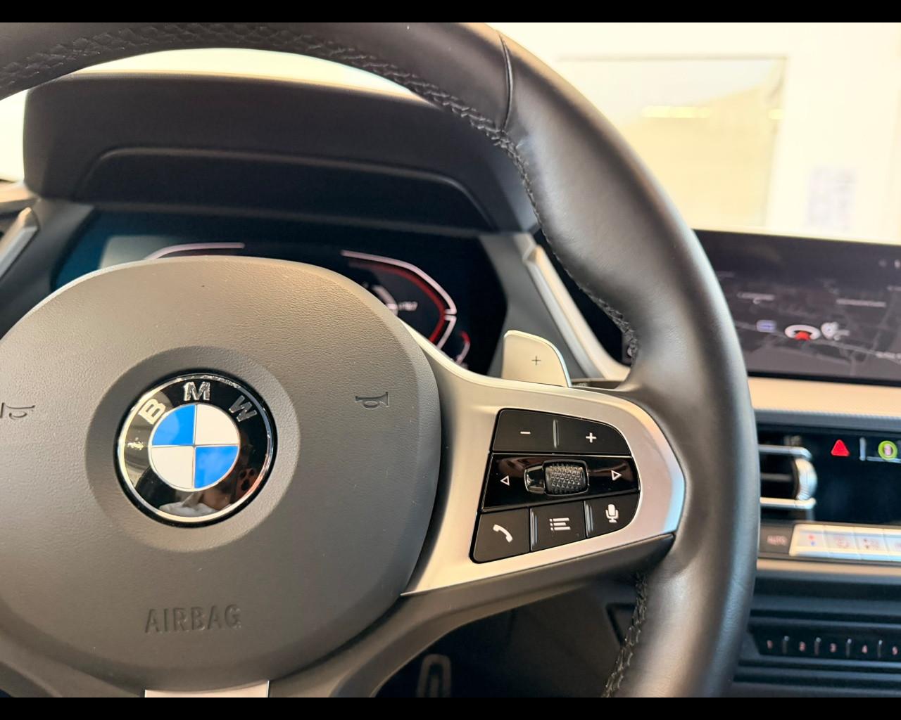 BMW Serie 1 (F40) - 118d 5p. Msport
