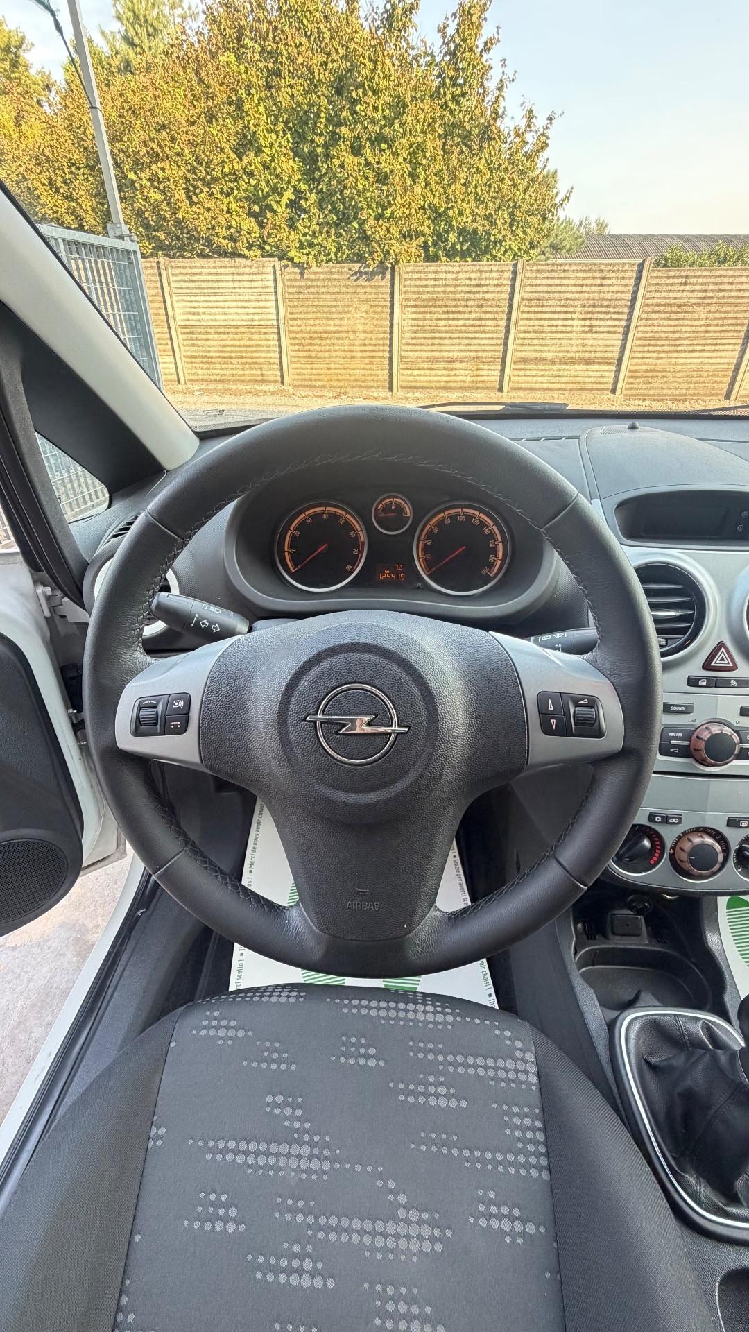 Opel Corsa 1.2 3 porte Club