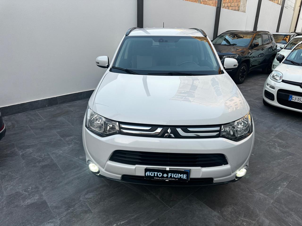 Mitsubishi Outlander 2.2 DI-D 4WD Intense