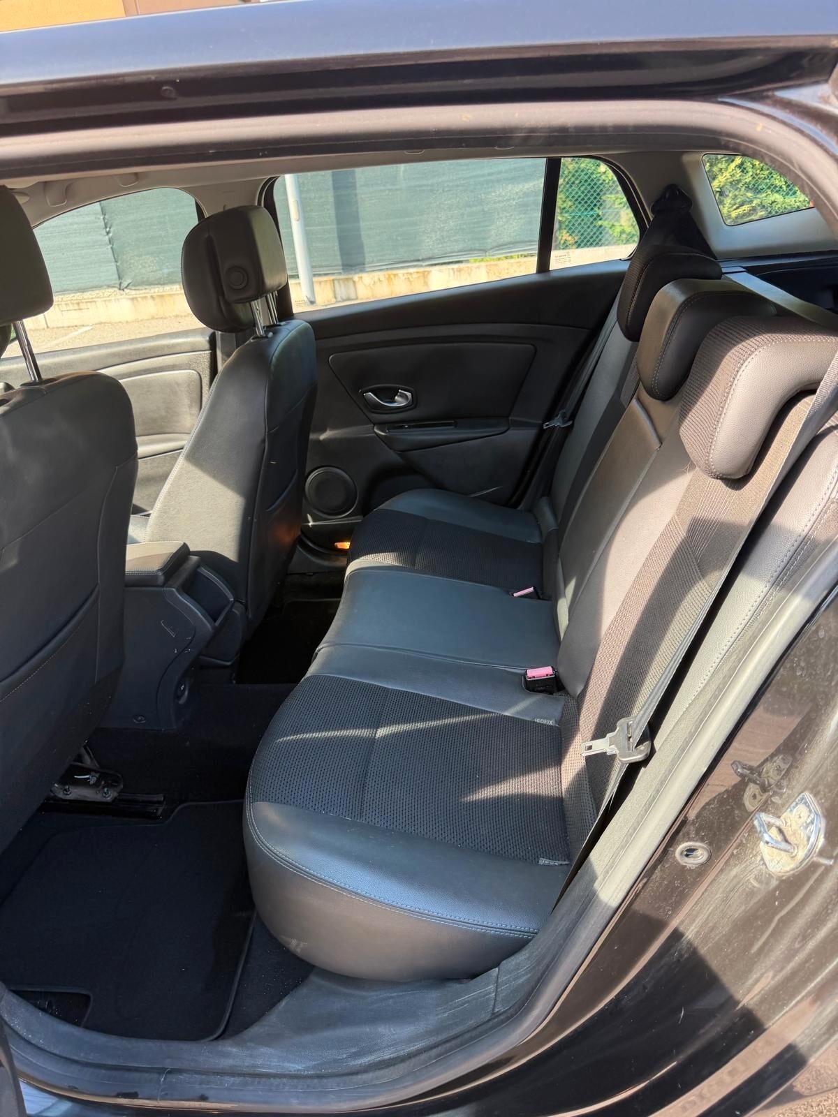 Renault Megane SporTour 1.5 dci - NAV. - 12 MESI DI GARANZIA -