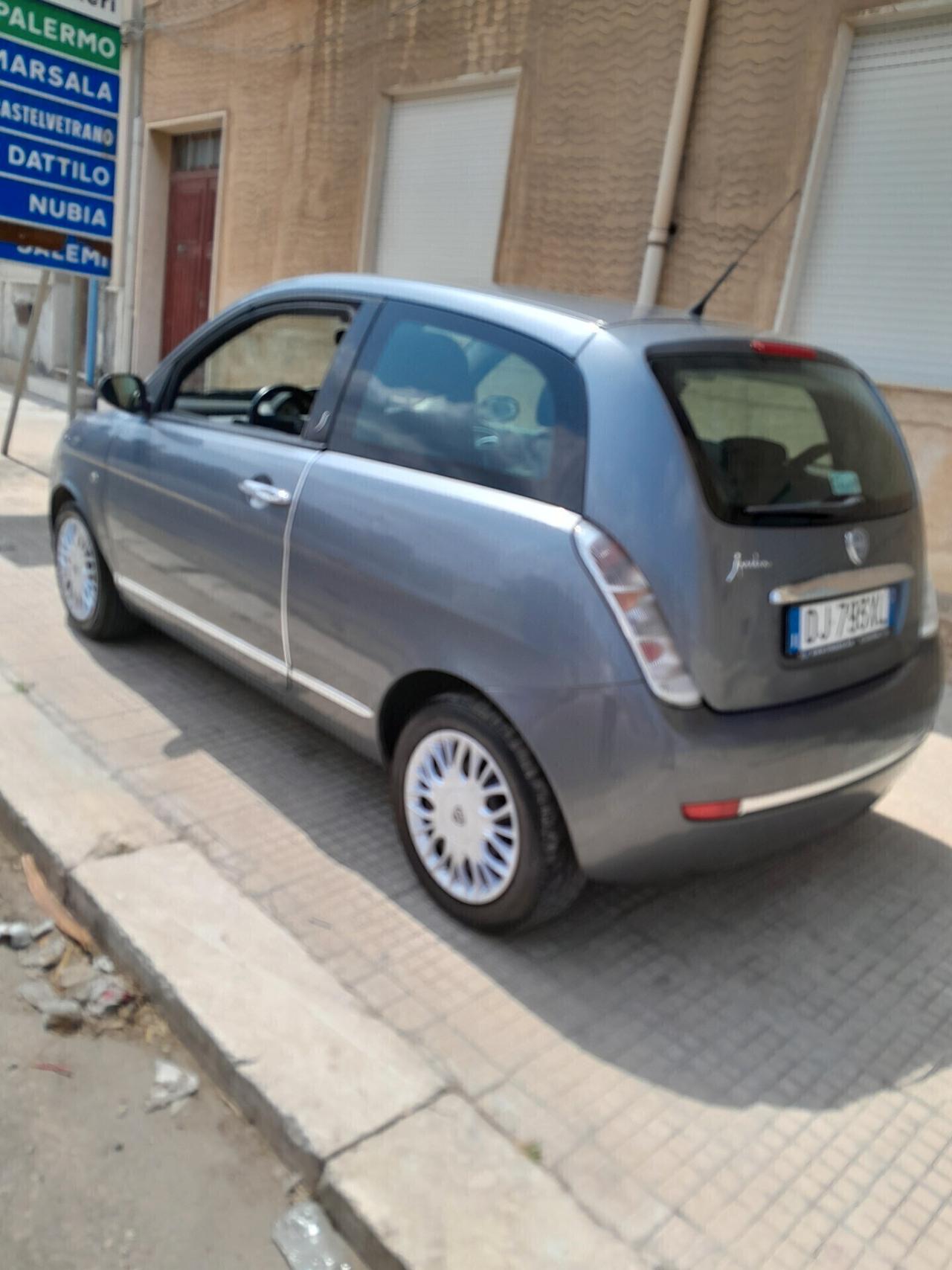 Lancia Ypsilon 1.2 Argento