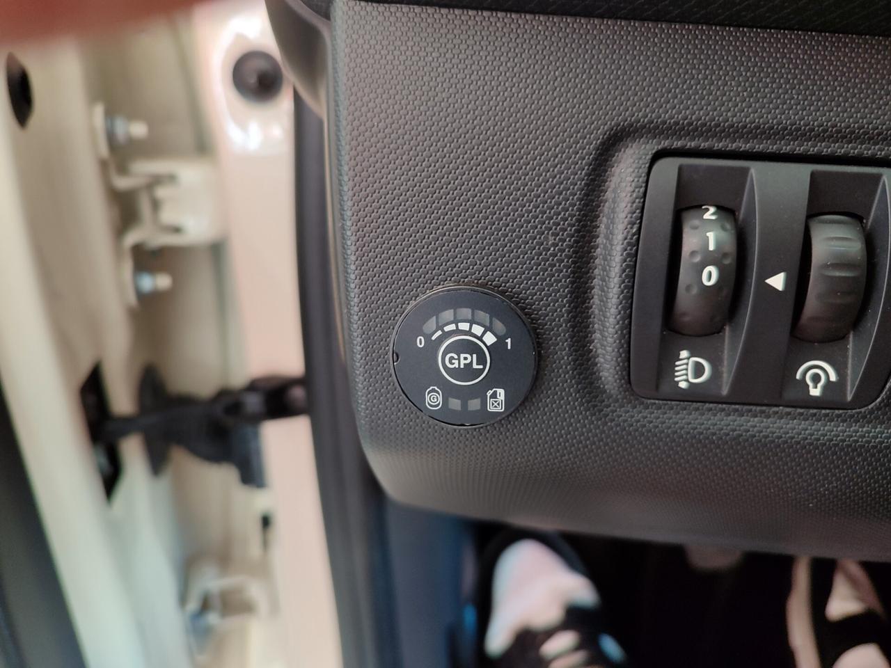 Renault Clio 1.2 GPL 2015 BOMBOLA APPENA REVISIONATA