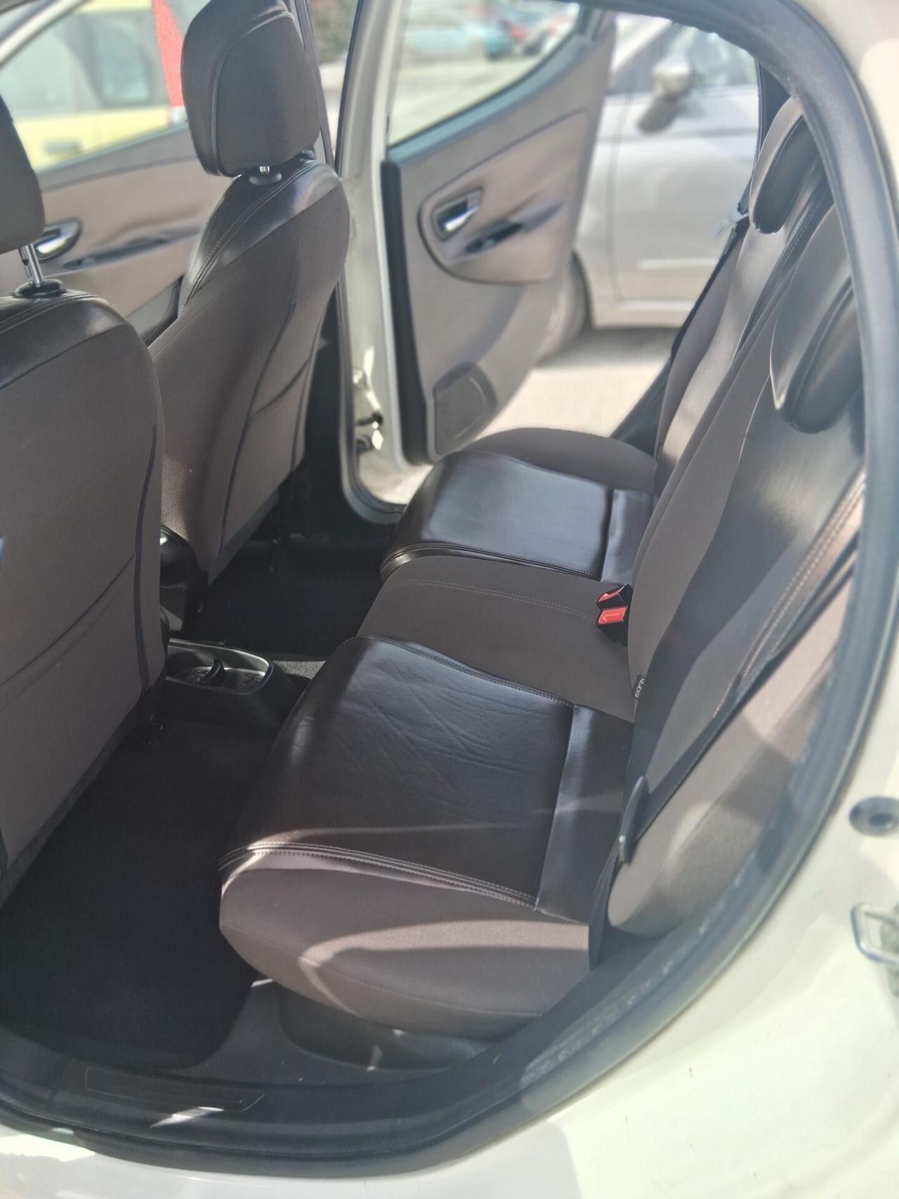 Lancia Ypsilon 1.2 69 CV Platinum