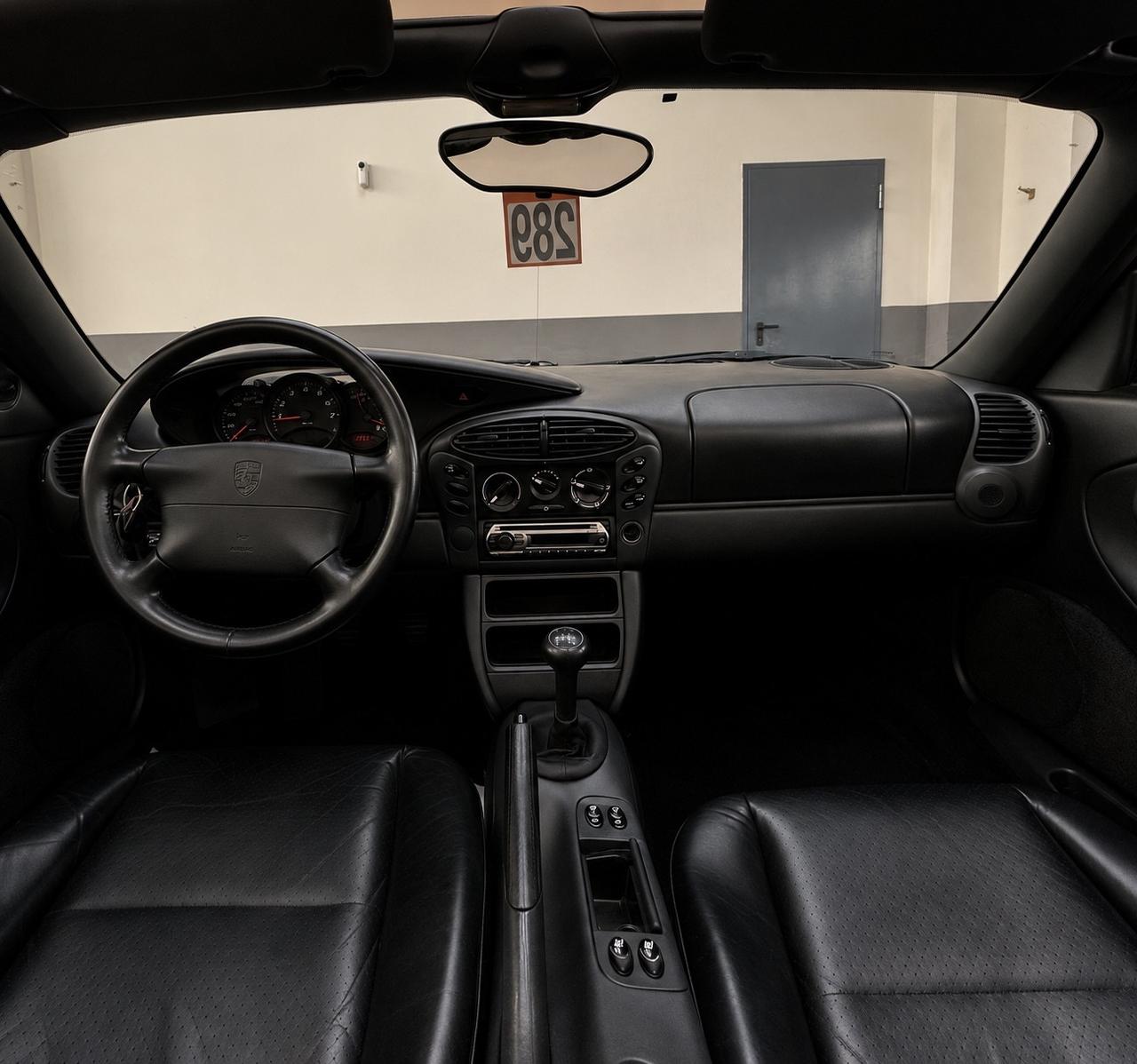 Porsche Boxster 2.5i 24V cat