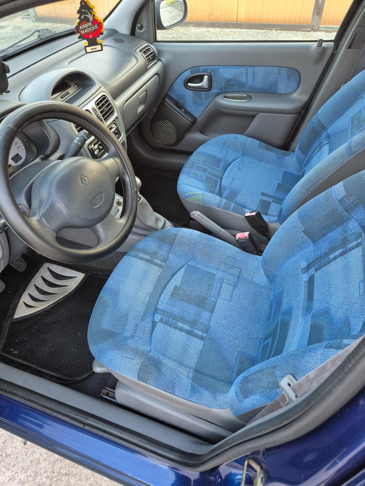 Renault Clio 1.4 cat 5 porte MTV neopatentati