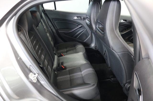 MERCEDES-BENZ GLA 200 d Automatic 4Matic Sport