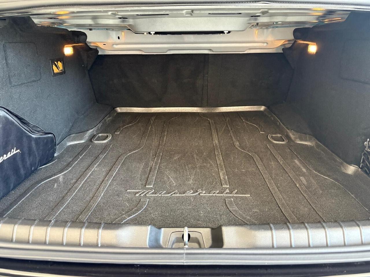 Maserati Ghibli GRANSPORT 3.0 V6 250cv - UNICO PRO