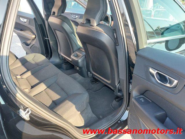 VOLVO XC60 B4 (d) AWD Geartronic Momentum Pro PROMO PRIMAVERA