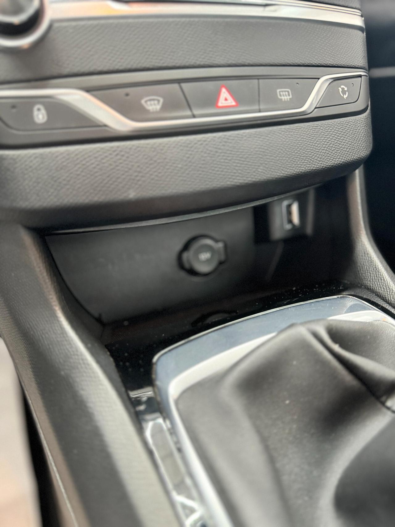 Peugeot 308 BlueHDi 100 S&S Active