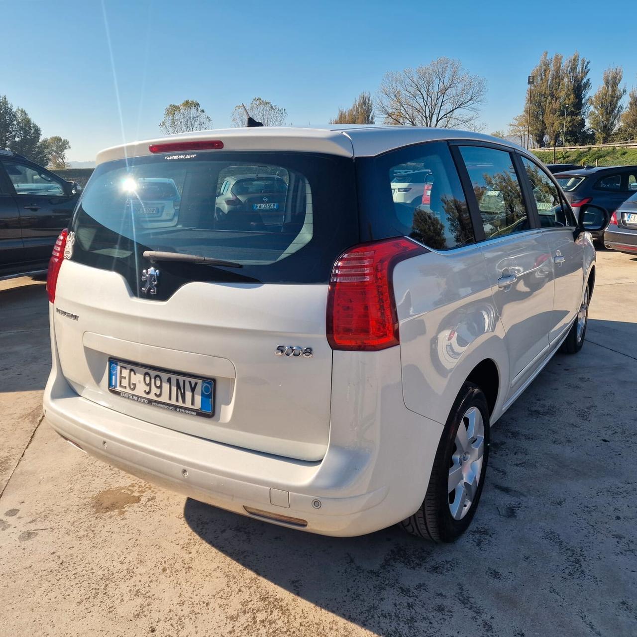Peugeot 5008 2.0 HDi 163CV aut. Féline UNICO PROPRIETARIO PERFETTA SU STRADA