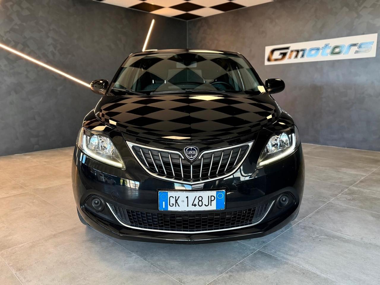 Lancia Ypsilon 1.0 FireFly 5 porte S&S Hybrid Silver